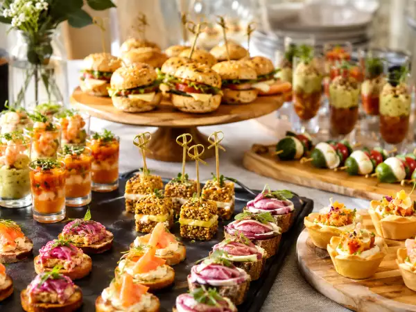 Zelfgemaakt buffet: 28 mini-recepten voor een aperitief dat een traiteur waardig is