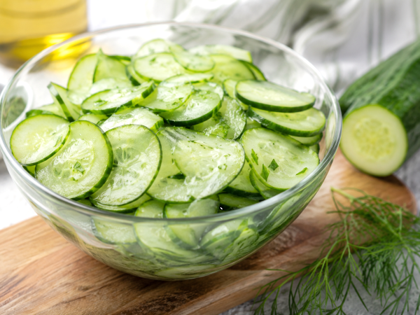 Komkommer: een heel eenvoudige tip om hem beter verteerbaar te maken voordat je hem serveert