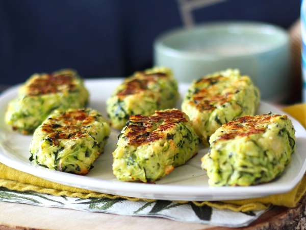 8 recepten met courgettes om in de zomer in te vriezen: eenvoudige ideeën voor kant-en-klare, smakelijke avondmaaltijden het hele jaar door