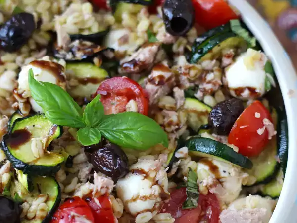 28 recepten voor complete salades die als volwaardige maaltijd kunnen dienen