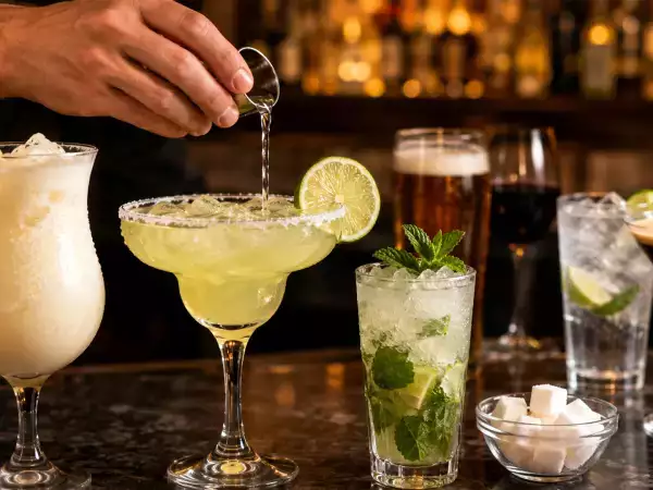 Je onderschat je drankje: de verborgen calorieën in 10 populaire bardrankjes, onthuld