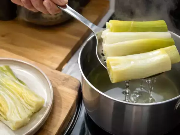 Hoe kook je prei zonder dat deze vezelig of waterig wordt?