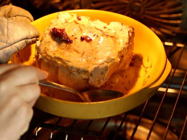 Varkensgebraad uit de oven dat niet droog wordt: de juiste handelingen om het vlees mals te houden