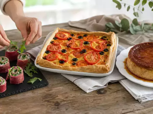 Dagmenu 5 oktober 2026: kleurrijke rodebietrolletjes, wortelquiche en appel-karamelpudding