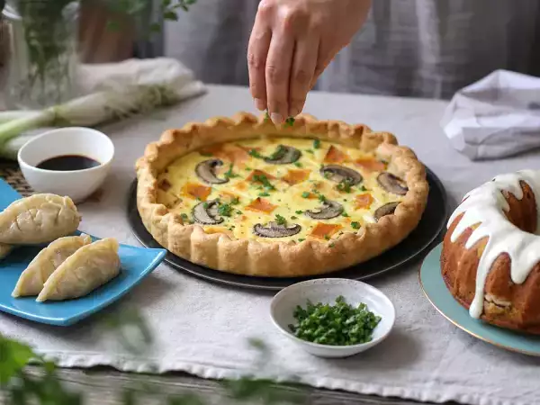 Dagmenu 10 oktober: knapperige kipgyoza, herfstquiche en wortelcake met cheesecake