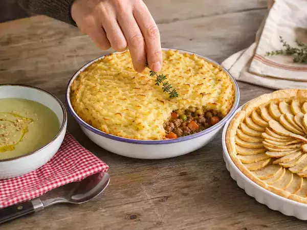 Dagmenu 12 oktober: boerenkoolsoep, Britse shepherd’s pie en klassieke appeltaart