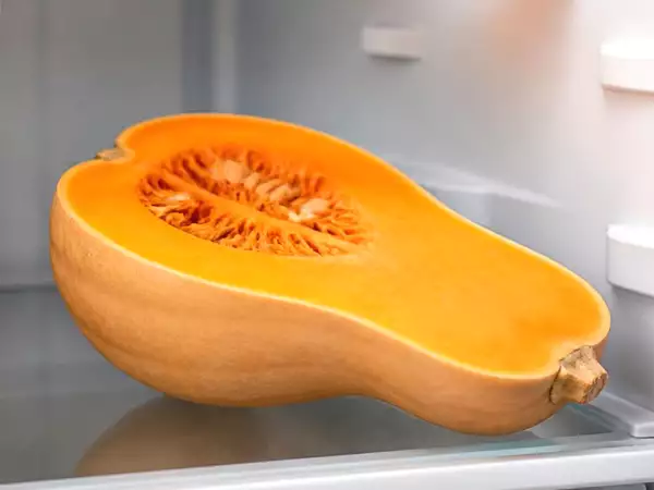 Heb je een pompoen aangesneden? Zo lang kun je hem echt in de koelkast bewaren