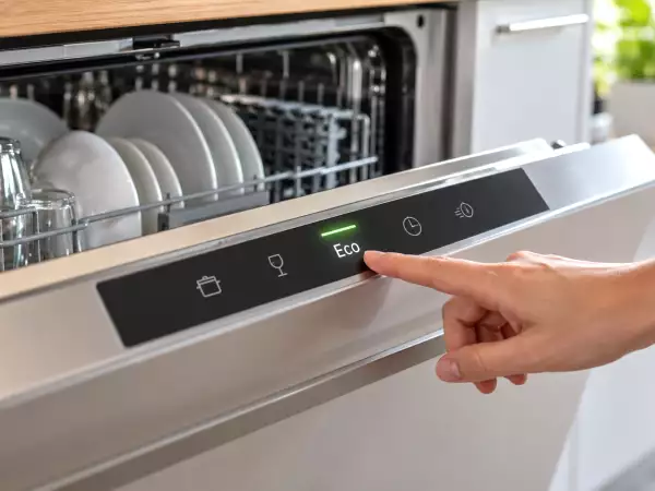 Bespaart het Eco-programma van de vaatwasser echt energie? Ontdek hoeveel u kunt besparen