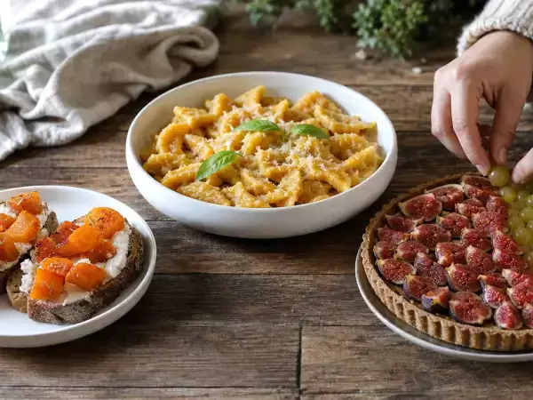 Dagmenu 29 oktober: pompoentoast, verse pompoenpasta en vijgen-druiventaart