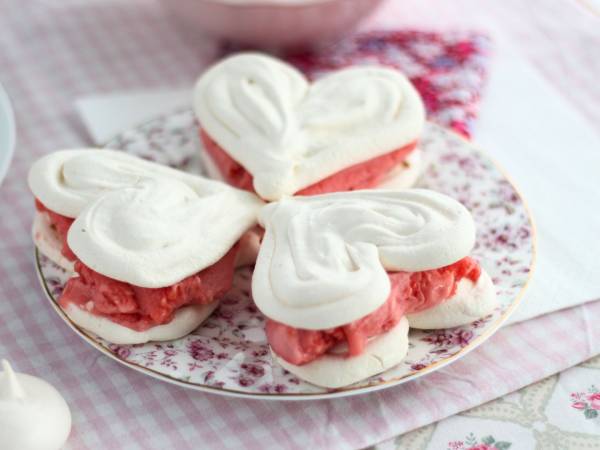 Het landschappelijke dessert dat je absoluut moet klaarmaken voor Valentijnsdag (er is zelfs een videotutorial!)