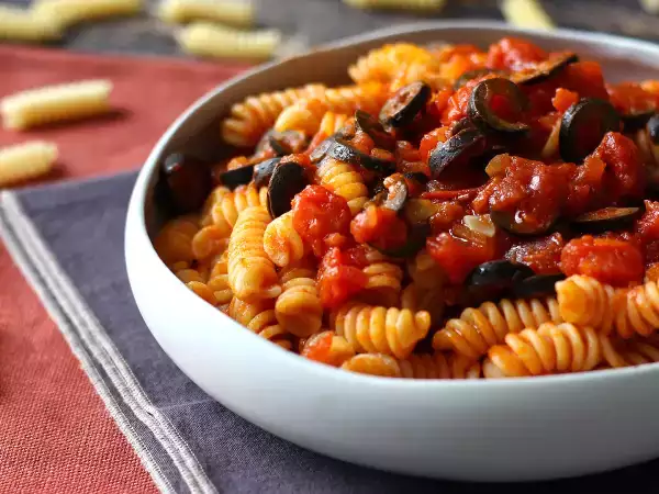 Geen tijd om te koken? 9 eenvoudige en geweldige pasta-ideeën