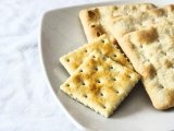 Artikelen: Waarom hebben crackers gaten? De echte reden onthuld