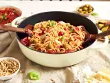 Artikelen: Wat er gebeurt als je pasta direct in de saus kookt, zal je verrassen