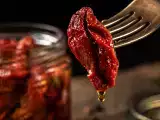 Artikelen: Zongedroogde tomaten in olie: een concentraat van smaak in de voorraadkast en 10 recepten om er het beste van te maken.