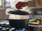 Artikelen: Wanneer je de pan wel of niet bedekt: het gebaar dat je gerechten compleet verandert.