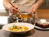 Artikelen: Dagmenu, 25 mei: verwarmende pompoensoep, troostende tortellini soep en een decadente bounty brownie