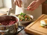 Artikelen: Dagmenu, 24 mei: frisse tabbouleh, malse kidneybonen en heerlijke broodjes