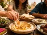 Artikelen: Mezze, Libanese tapas : kleine gerechten en recepten om met het gehemelte mee te reizen