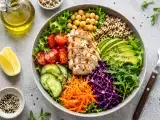 Artikelen: Ingrediënten die je salades echt vullend maken (en ervoor zorgen dat je om 16.00 uur geen honger krijgt)