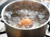 Artikelen: Wat is de juiste manier om een ei te koken: in koud water, in kokend water of in een hete pan?