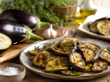Artikelen: Nemen je aubergines te veel olie op? Met deze tips worden ze heerlijk zacht zonder dat ze doordrenkt raken met vet
