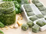 Artikelen: Pesto die in de zomer wordt gemaakt en voor de winter wordt ingevroren: hoe lang blijft het echt goed en hoe zorg je ervoor dat het niet bederft?