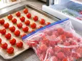 Artikelen: De truc om cherrytomaatjes in te vriezen en ze in de winter nog in perfecte staat te vinden: geen één groot blok meer