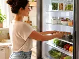 Artikelen: Koelkast of voorraadkast? Waarom liggen eieren in de supermarkt buiten de koelkast, maar moeten ze thuis wel in de koelkast worden bewaard, vooral in de zomer?