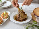 Artikelen: Dagmenu 17 oktober: frisse zalmtartaar, honing-tijmlam en Engelse appeltaart