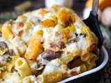 Artikelen: Deze ovenschotel met pasta combineert romigheid met de geur van de herfst en brengt de smaken van het seizoen op tafel