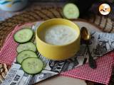 Recept Griekse yoghurt, komkommer en uiensaus