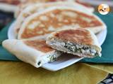 Recept Turkse pannenkoeken gevuld met feta, citroen en peterselie - gözleme