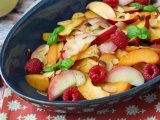 Recept Fruitsalade: perzik, abrikoos, framboos en meer!