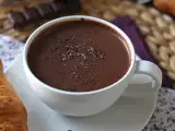 Recept Zelfgemaakte warme chocolademelk: het makkelijke recept voor dikke, glanzende, zijdezachte chocolademelk