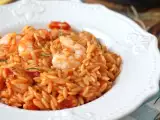 Recept Orzo-pasta met tomaten en garnalen, bereid als een risotto