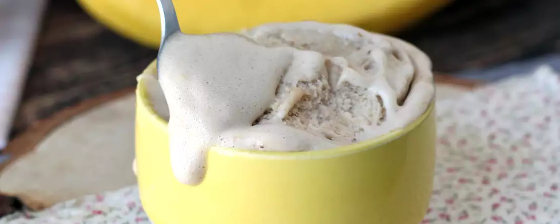 Vanille-wei-ijs, rijk aan eiwitten, snel en met 3 ingrediënten!
