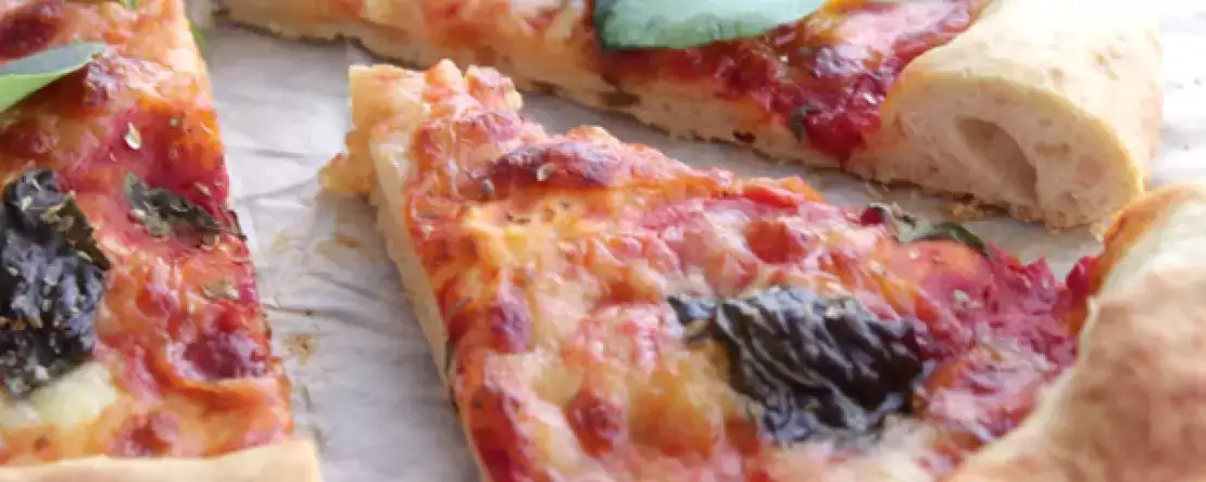 Vochtige pizza margherita