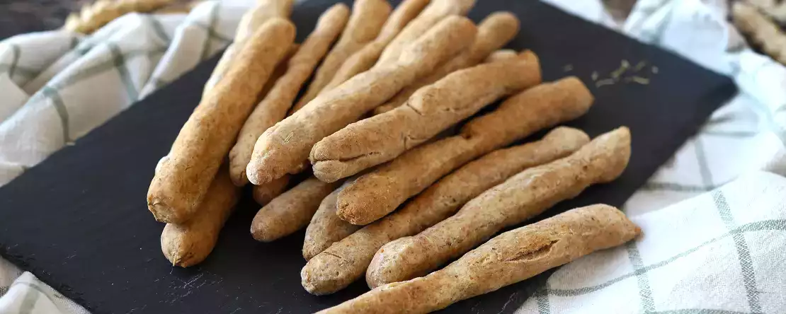 Zelfgemaakte gekruide gressins: makkelijk te maken en super knapperig!