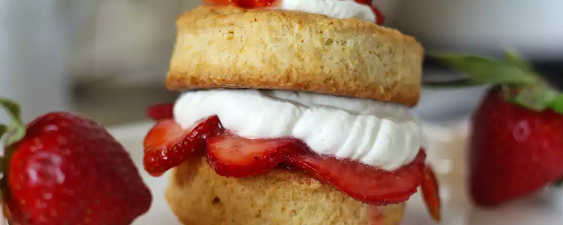 Strawberry shortcake, de amerikaanse aardbeiencrème shortcake die nooit mislukt
