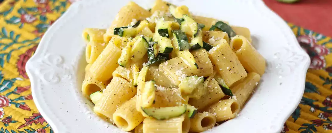 Courgette carbonara: het gemakkelijk te maken vegetarische recept