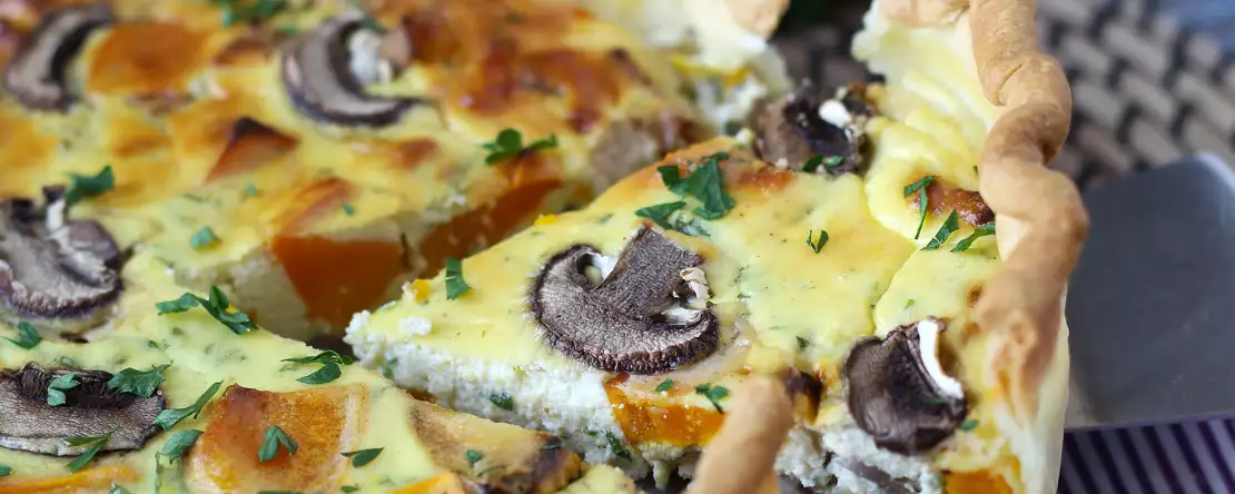 Quiche met champignons en kastanjepompoen
