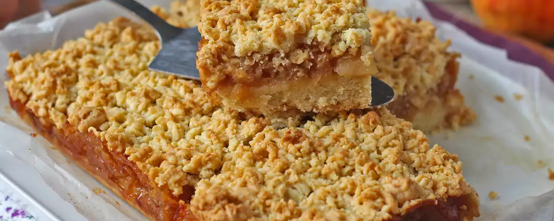 Szarlotka: poolse appeltaart met een knapperige topping