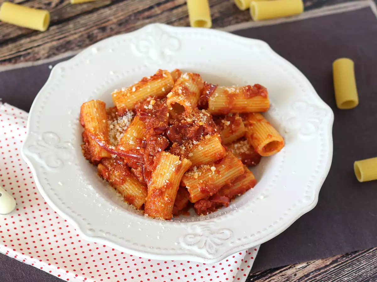 Recept Pasta met 'nduja, een makkelijk te maken calabrisch pastagerecht