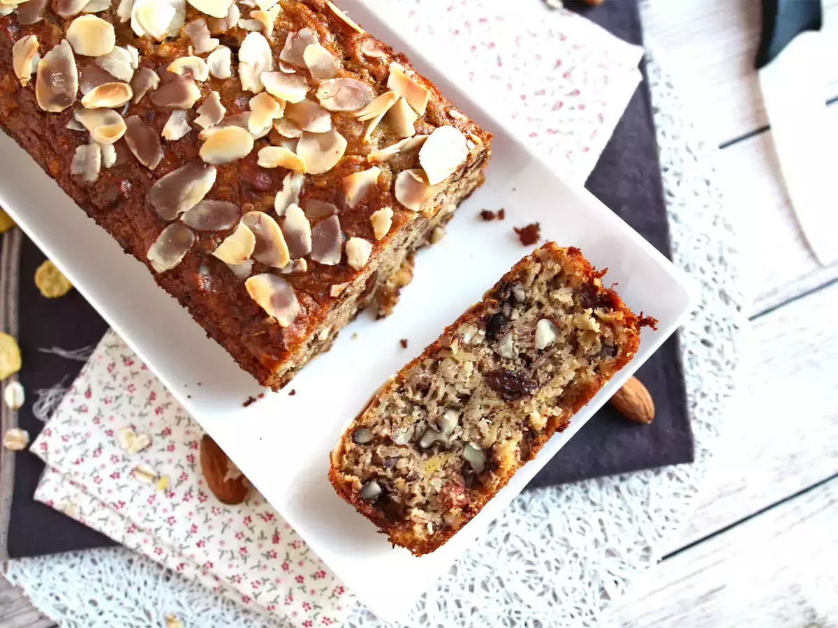 Recept Muesli-cake zonder toegevoegde suiker - het perfecte recept om verspilling tegen te gaan en ideaal voor vóór het sporten!
