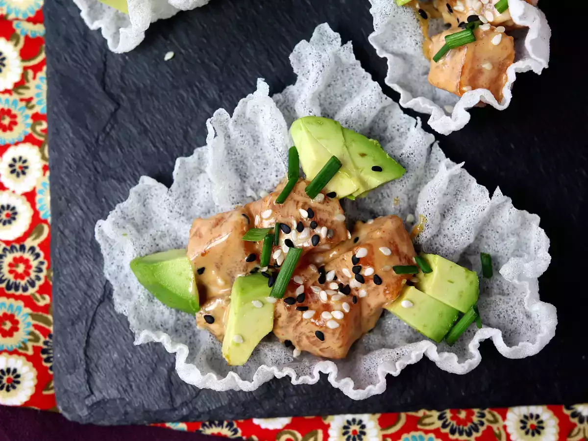 Recept Aziatische taco's: tartaar van zalm in rijstchips
