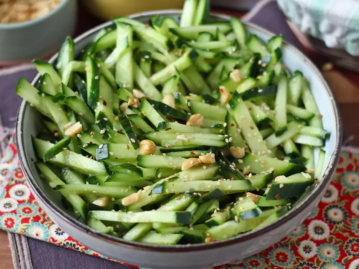 Recept Pikante komkommersalade met pinda's
