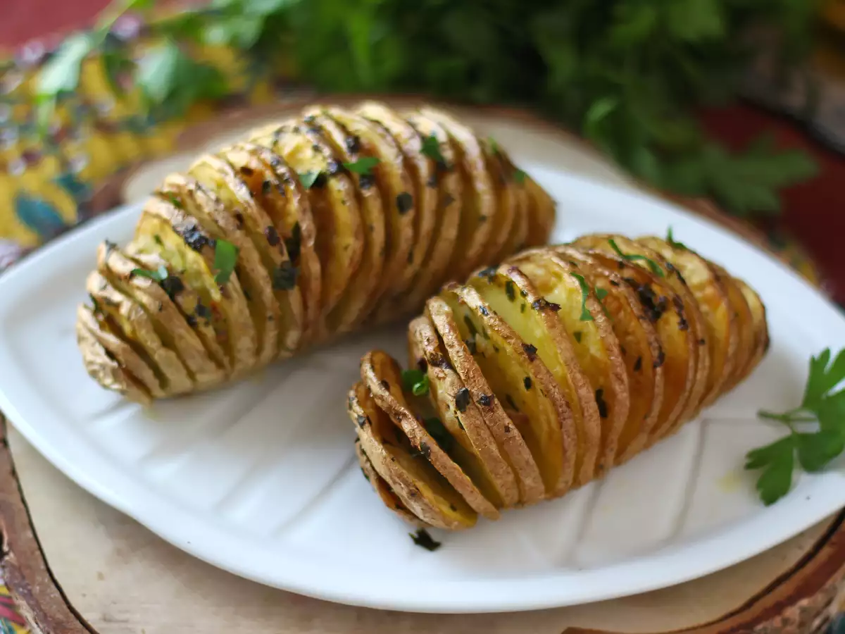 Recept Hasselback aardappelen in de air fryer: knapperig, smeltzacht en supergemakkelijk!
