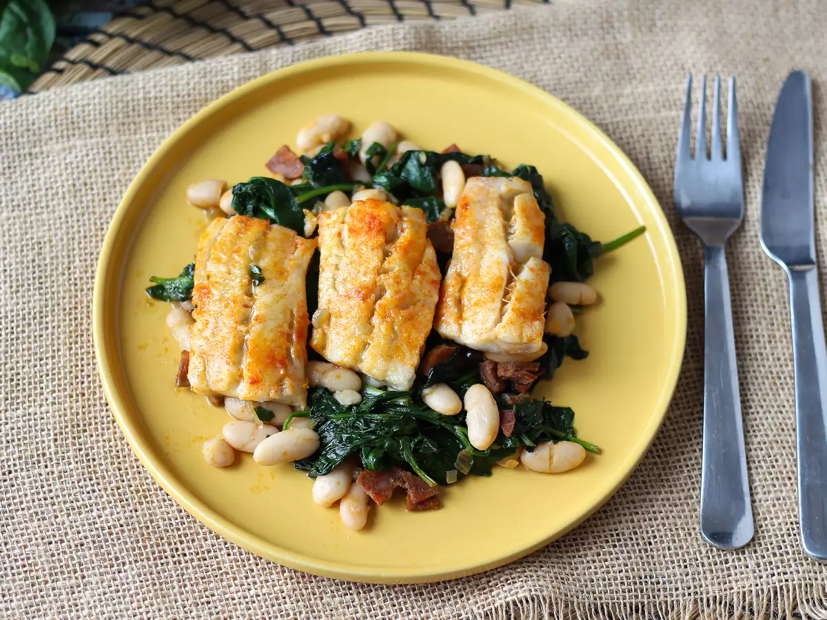 Recept Koolvis met witte bonen, spinazie en chorizo