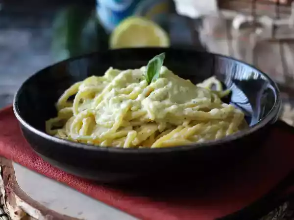 Recept Romige pasta met courgettes en griekse yoghurt