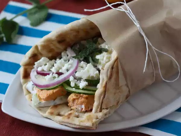 Recept Gyros met zalm, het perfecte griekse broodje met vis voor de zomer!